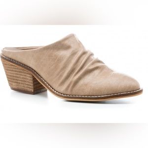 Tan heeled mule NIB multiple sizes